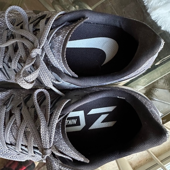 Nike - Picture 2 of 7